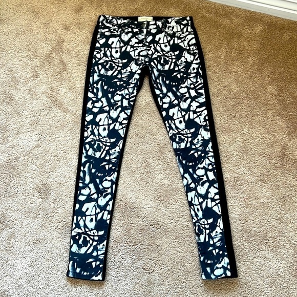 Artelier Nicole Miller Black and White Graffiti Style Jeans - Picture 1 of 5